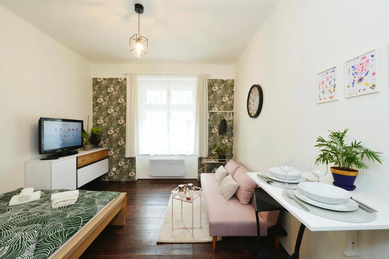 Lazy Sofa ° Apartment Hradec Králové Eksteriør billede